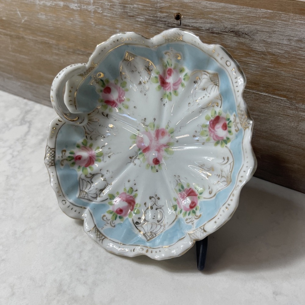 Japanese hand-painted porcelain handled bonbon/nut dish,